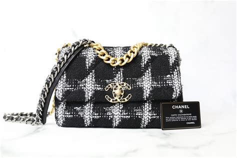 chanel 19 small tweed